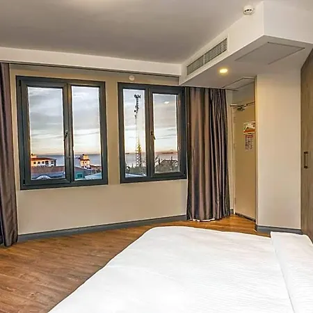 Hotel Grandroyal